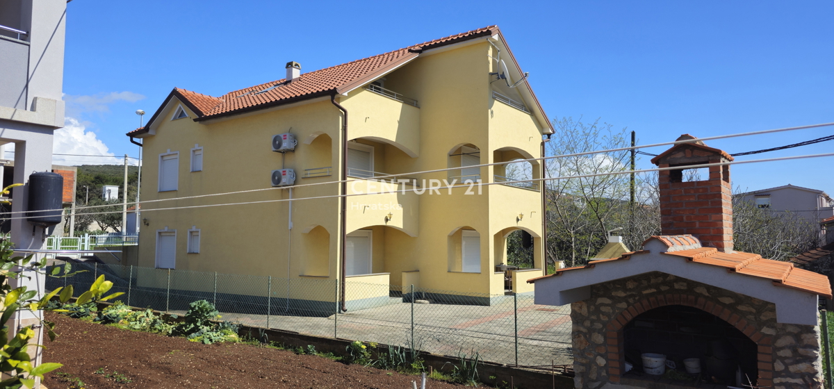 Casa con più unità abitative: Sveti Petar na Moru, Biograd