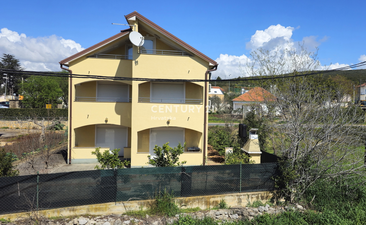 Casa con più unità abitative: Sveti Petar na Moru, Biograd