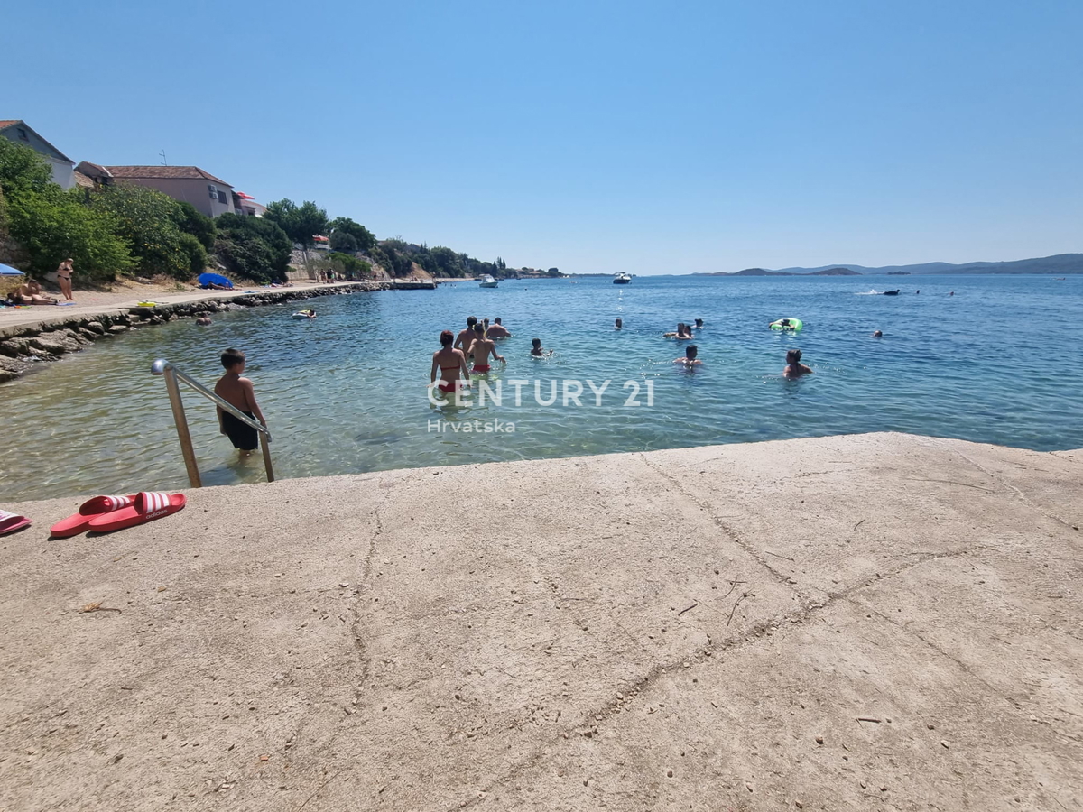 Casa con più unità abitative: Sveti Petar na Moru, Biograd