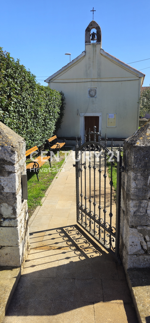 Casa con più unità abitative: Sveti Petar na Moru, Biograd