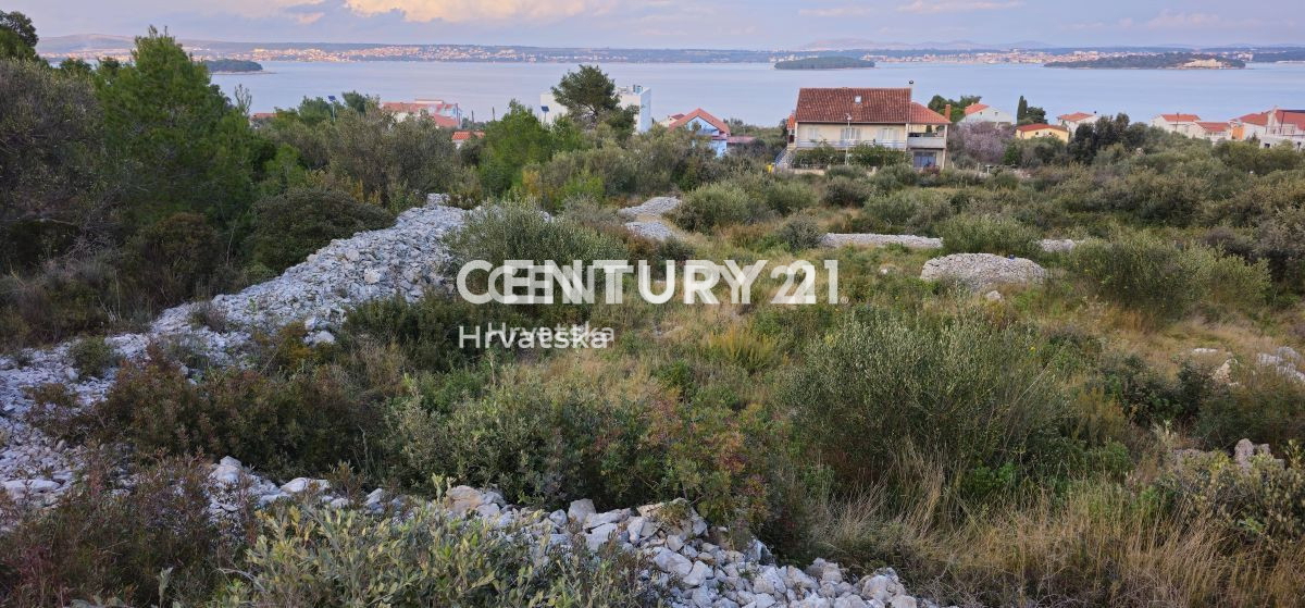 Tkon, Terreno edificabile con vista mare di forma regolare