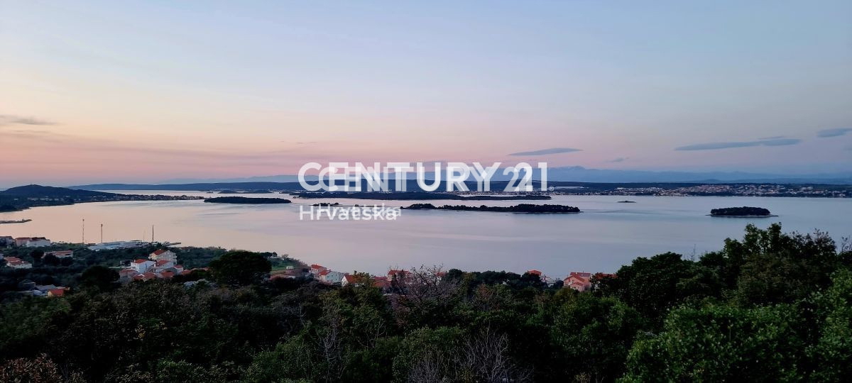 Tkon, Terreno edificabile con vista mare di forma regolare