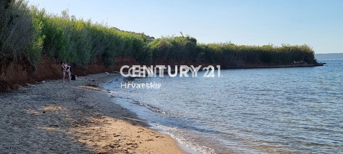 Tkon, Terreno edificabile con vista mare di forma regolare