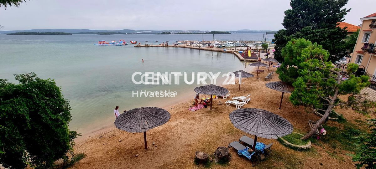 Tkon, Terreno edificabile con vista mare di forma regolare