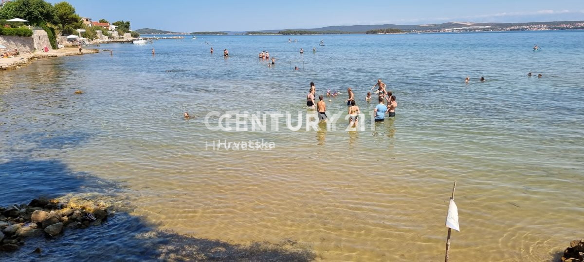 Tkon, Terreno edificabile con vista mare di forma regolare