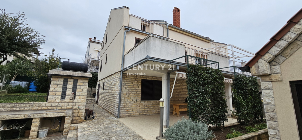 Sveti Filip e Giacomo, casa con vista mare