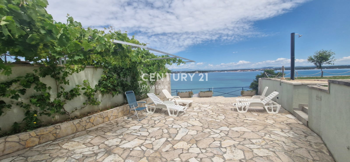 Tkon - isola di Pašman, appartamento con due camere da letto con vista mare e vicino alla spiaggia