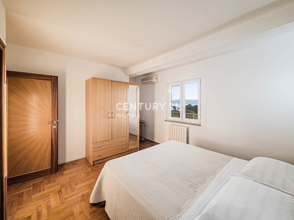 ZADAR, SUKOŠAN, APPARTAMENTO 123 M2, PIANO TERRA, GARAGE, RIPOSTIGLIO, SPLENDIDA VISTA SUL MARE