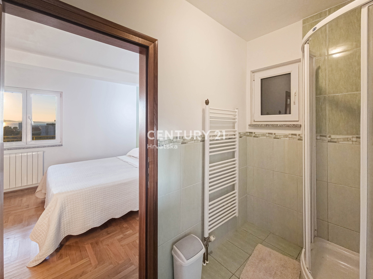 ZADAR, SUKOŠAN, APPARTAMENTO 123 M2, PIANO TERRA, GARAGE, RIPOSTIGLIO, SPLENDIDA VISTA SUL MARE