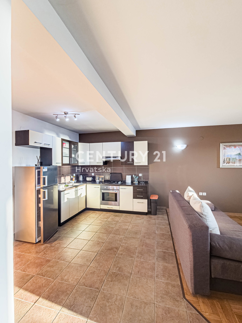 ZADAR, SUKOŠAN, APPARTAMENTO 123 M2, PIANO TERRA, GARAGE, RIPOSTIGLIO, SPLENDIDA VISTA SUL MARE