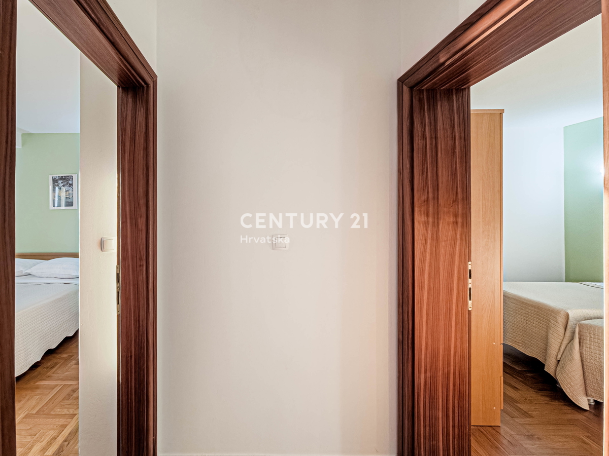 ZADAR, SUKOŠAN, APPARTAMENTO 123 M2, PIANO TERRA, GARAGE, RIPOSTIGLIO, SPLENDIDA VISTA SUL MARE