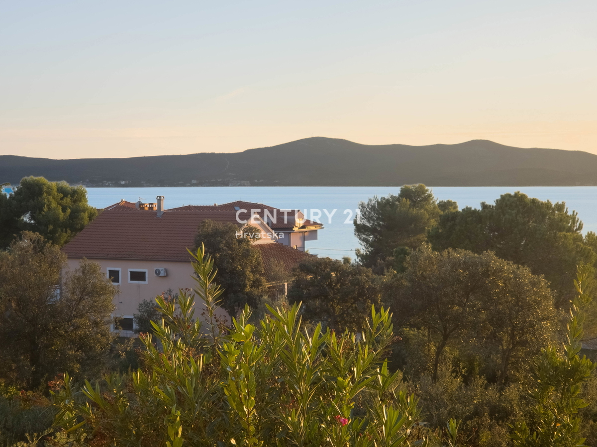 ZADAR, SUKOŠAN, APPARTAMENTO 123 M2, PIANO TERRA, GARAGE, RIPOSTIGLIO, SPLENDIDA VISTA SUL MARE