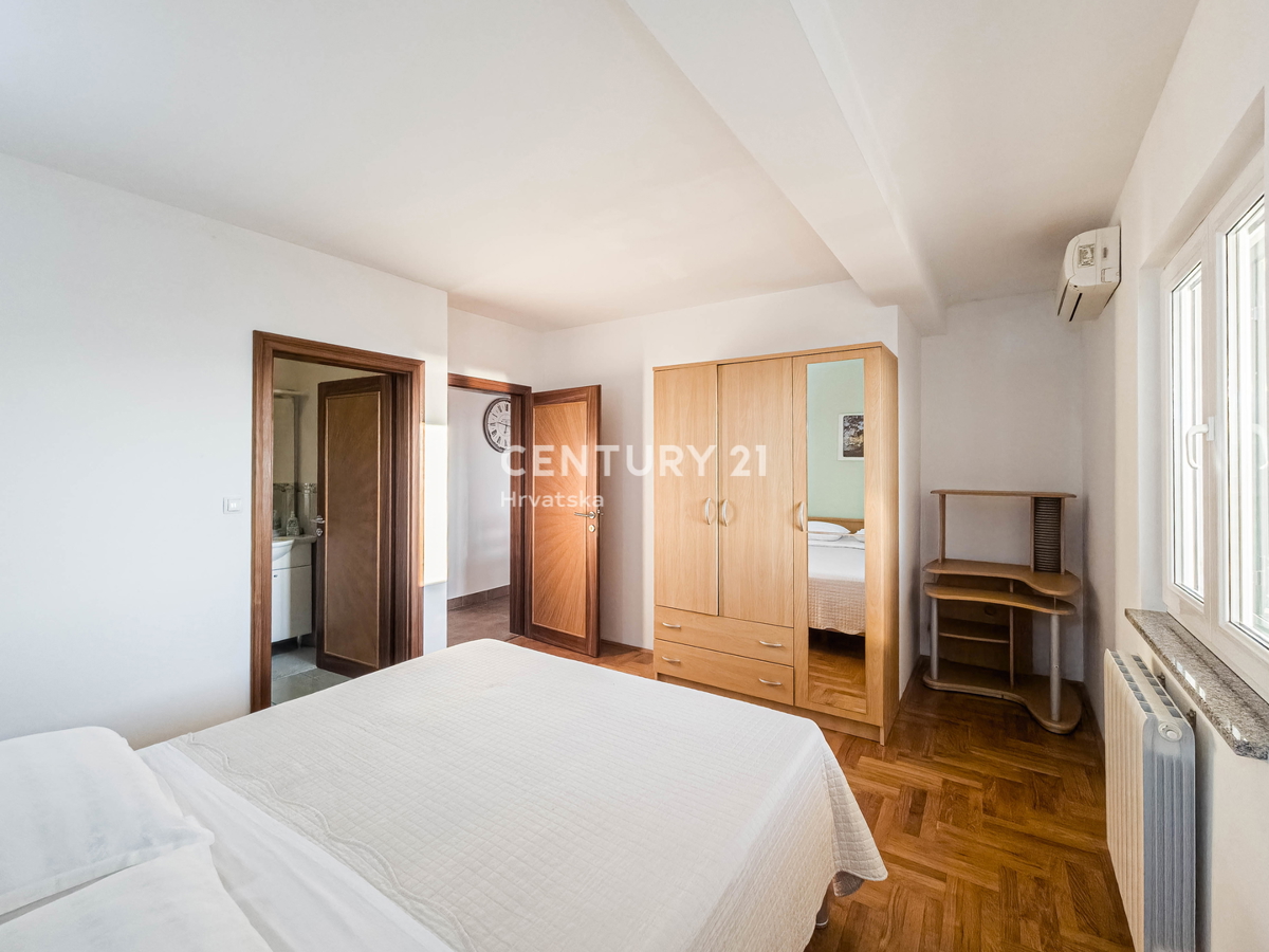 ZADAR, SUKOŠAN, APPARTAMENTO 123 M2, PIANO TERRA, GARAGE, RIPOSTIGLIO, SPLENDIDA VISTA SUL MARE