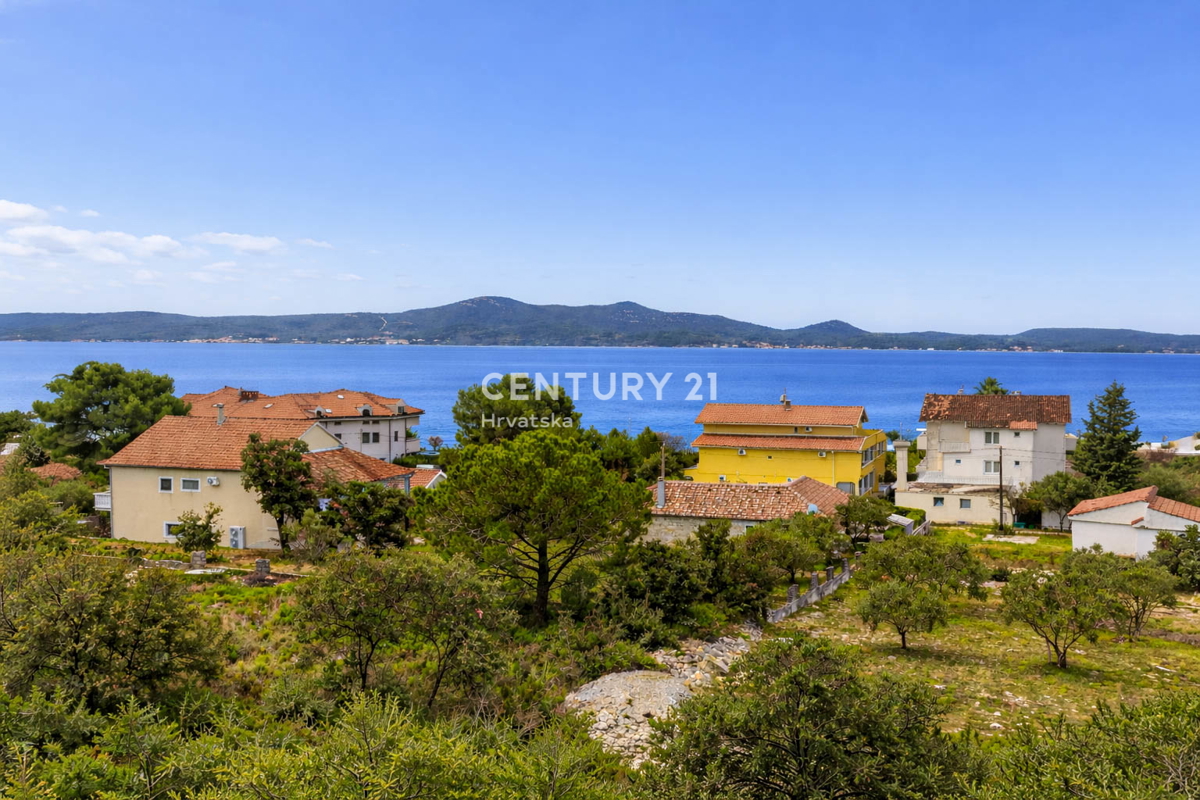 SCONTATO!!! SUKOŠAN, APPARTAMENTO 123 M2, PIANO TERRA, GARAGE, RIPOSTIGLIO, SPLENDIDA VISTA SUL MARE