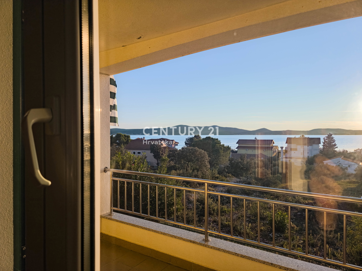 ZADAR, SUKOŠAN, APPARTAMENTO 123 M2, PIANO TERRA, GARAGE, RIPOSTIGLIO, SPLENDIDA VISTA SUL MARE