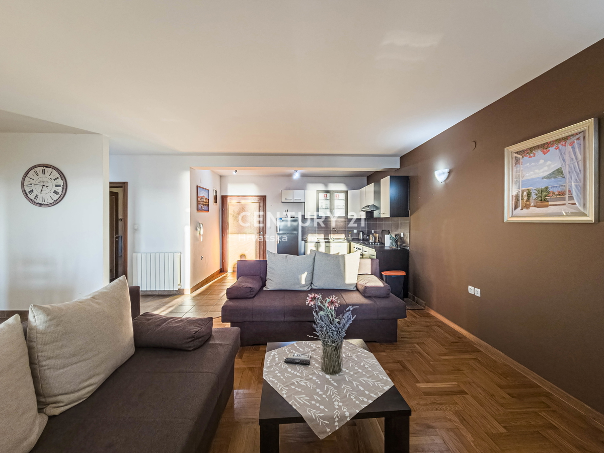 ZADAR, SUKOŠAN, APPARTAMENTO 123 M2, PIANO TERRA, GARAGE, RIPOSTIGLIO, SPLENDIDA VISTA SUL MARE