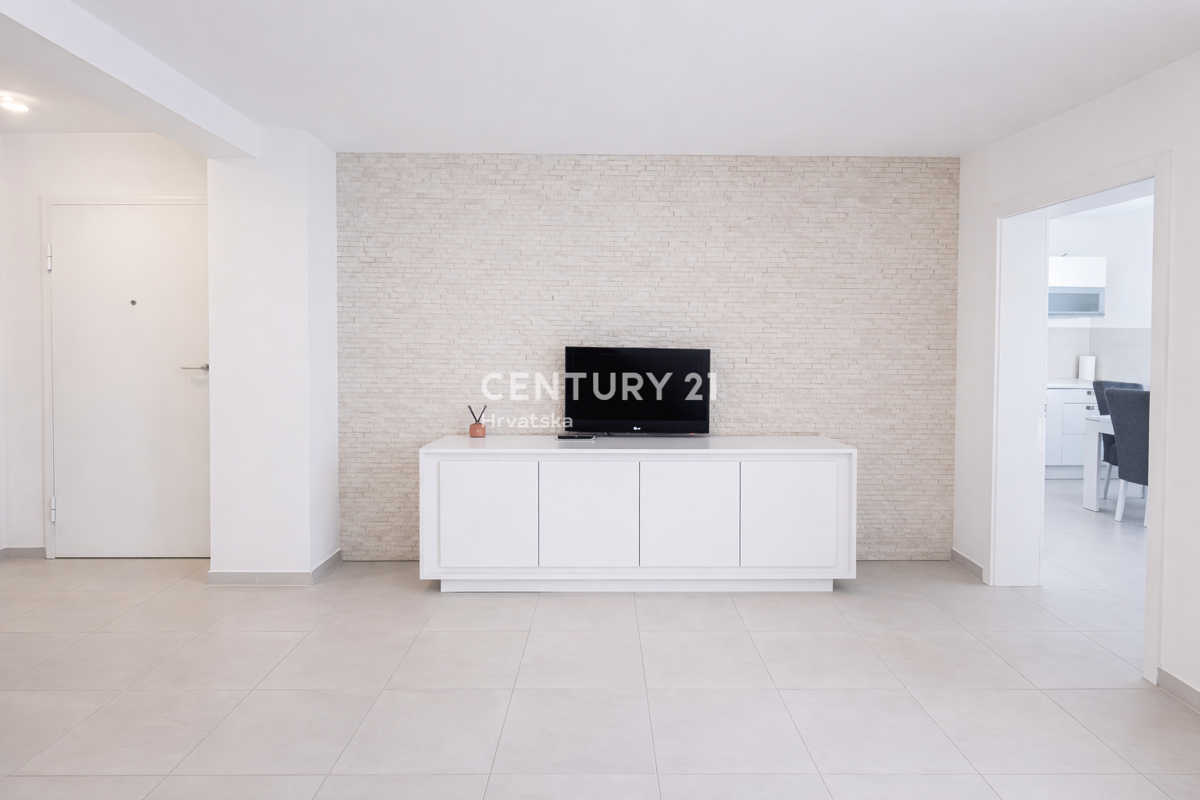 Vir – appartamento con terrazza sul tetto e vista panoramica sul mare, a 40 m dal mare