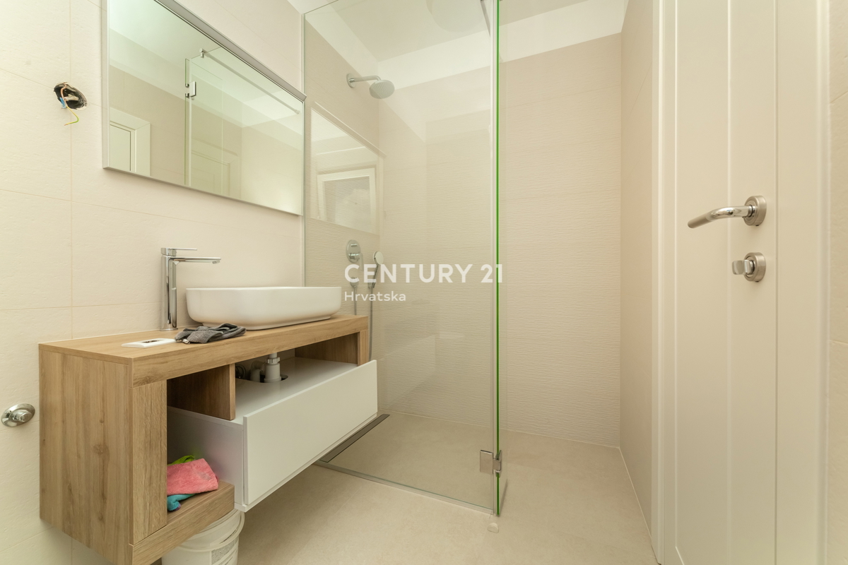 Privlaka, Sabunike, villa moderna con piscina, 5 camere da letto, 4 bagni, 250 m dal mare