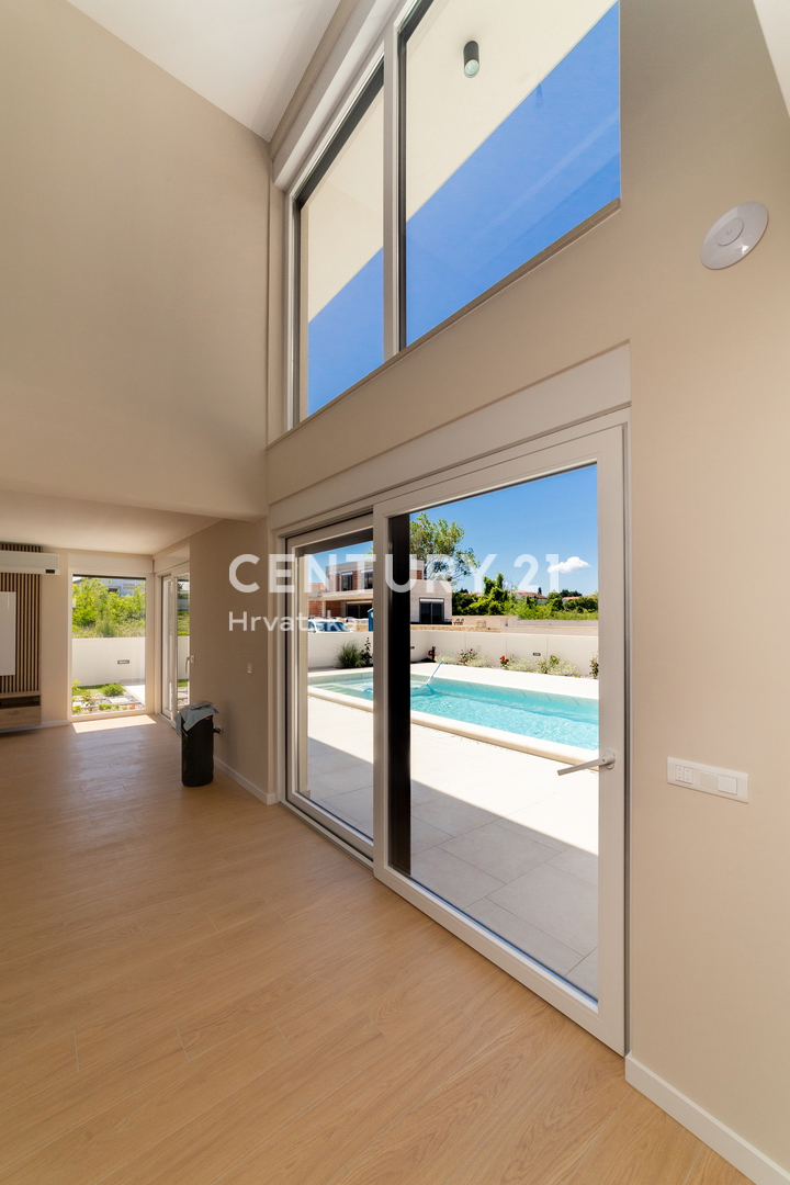 Privlaka, Sabunike, villa moderna con piscina, 5 camere da letto, 4 bagni, 250 m dal mare