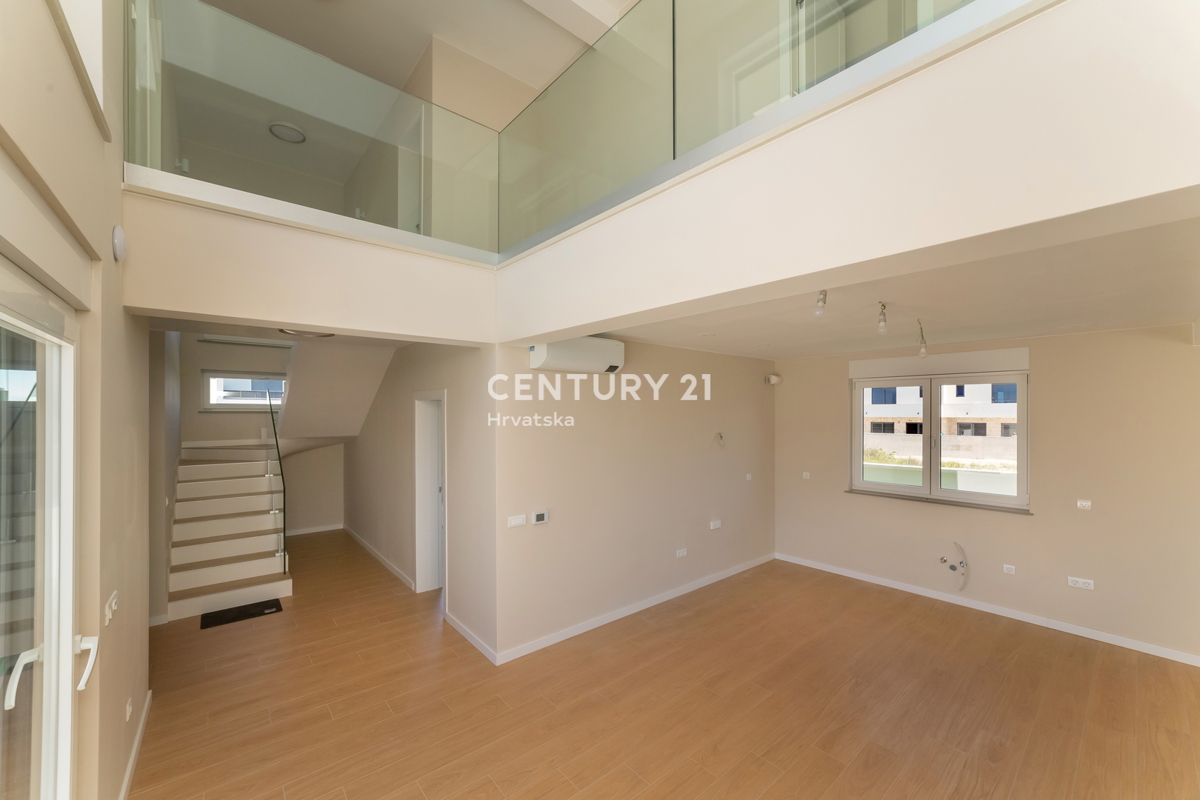 Privlaka, Sabunike, villa moderna con piscina, 5 camere da letto, 4 bagni, 250 m dal mare