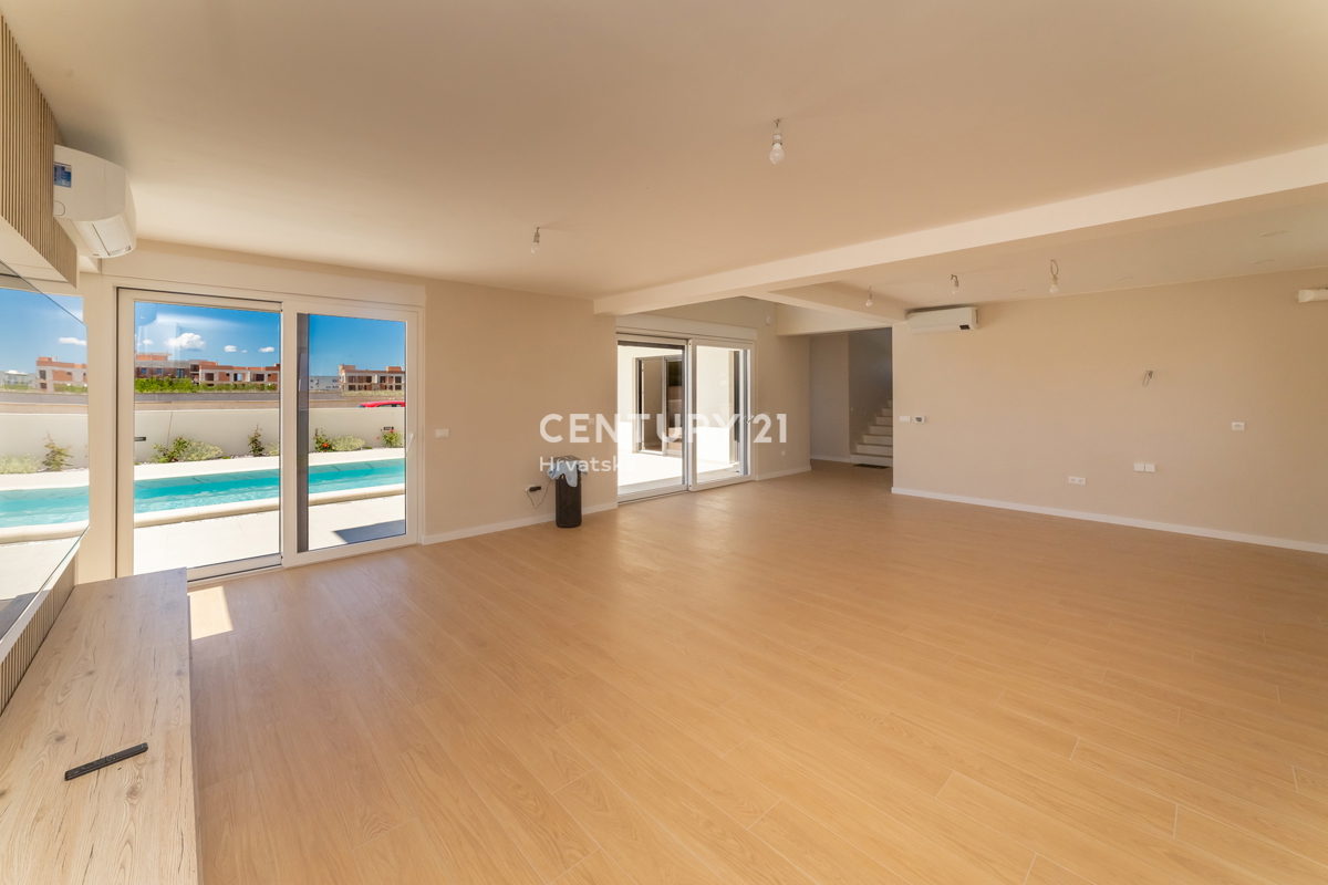 Privlaka, Sabunike, villa moderna con piscina, 5 camere da letto, 4 bagni, 250 m dal mare