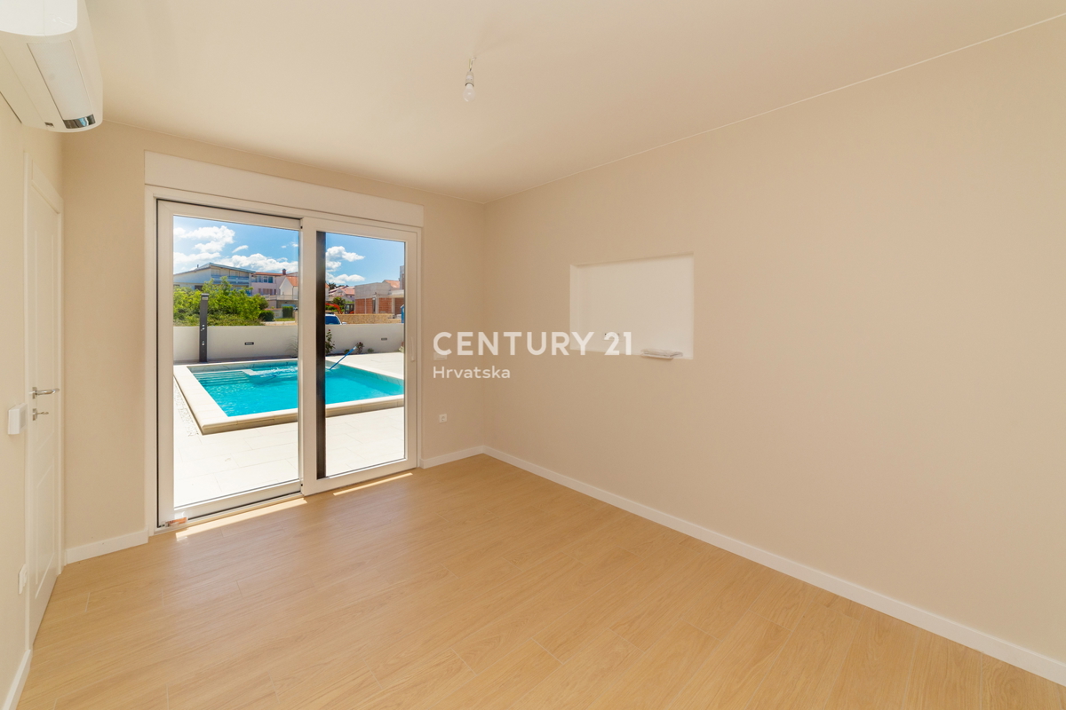 Privlaka, Sabunike, villa moderna con piscina, 5 camere da letto, 4 bagni, 250 m dal mare