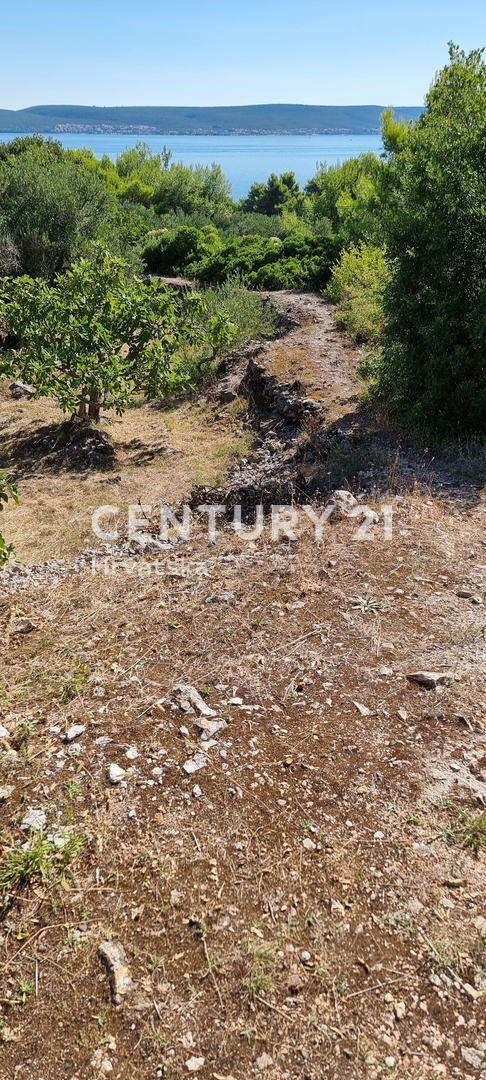 Pašman, Dobropoljana, grande terreno sul lato destro della strada con una splendida vista sul mare