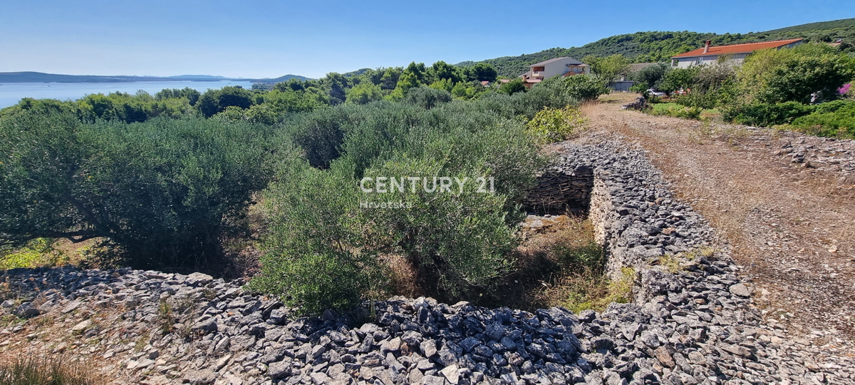 Pašman, Dobropoljana, grande terreno sul lato destro della strada con una splendida vista sul mare