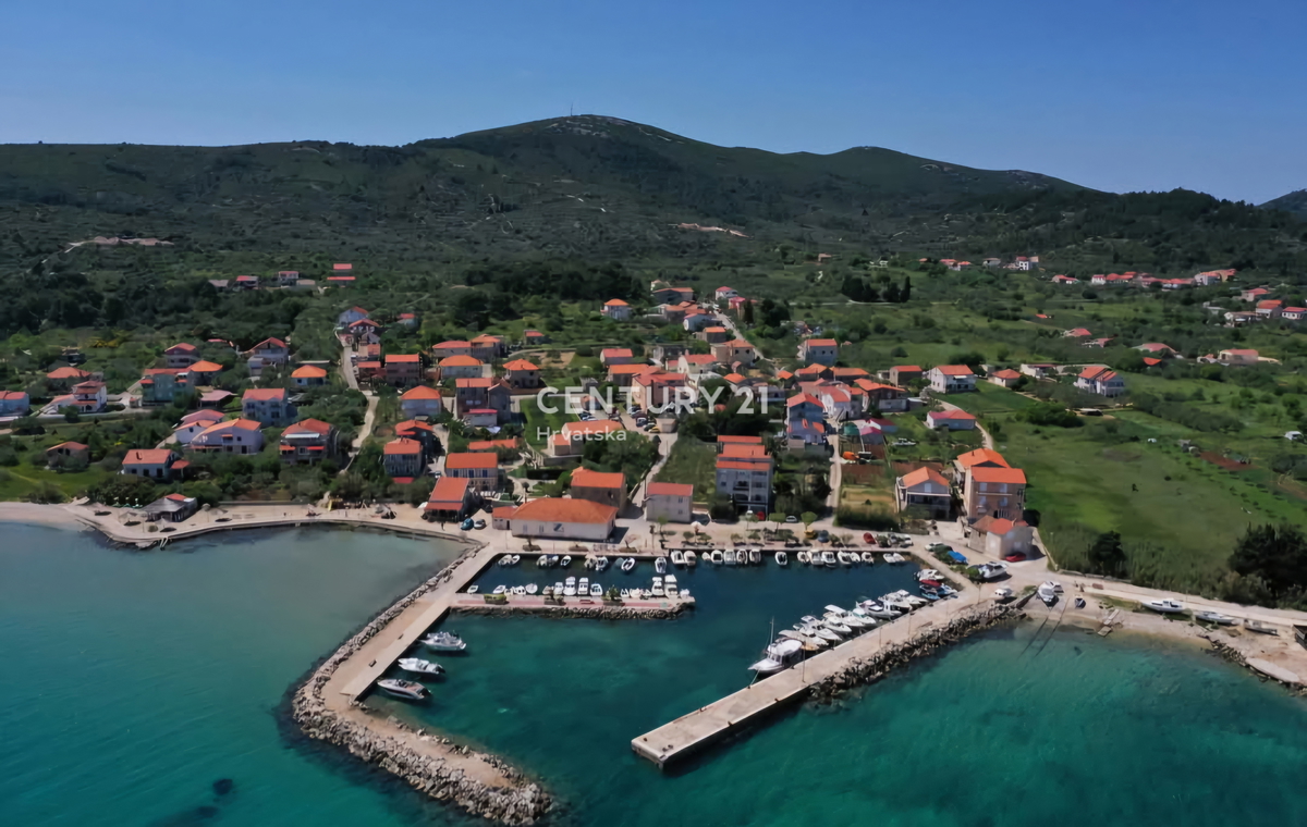 Pašman, Dobropoljana, grande terreno sul lato destro della strada con una splendida vista sul mare