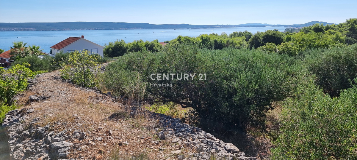 Pašman, Dobropoljana, grande terreno sul lato destro della strada con una splendida vista sul mare