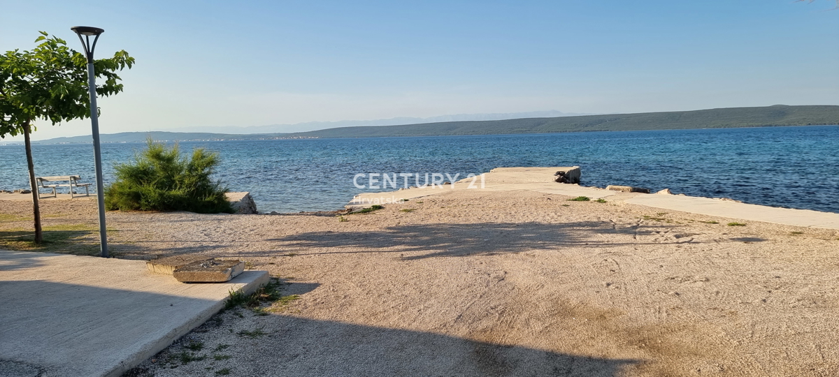 Pašman, Dobropoljana, grande terreno sul lato destro della strada con una splendida vista sul mare