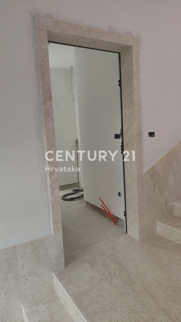 ZADAR, BILI BRIG, NUOVA COSTRUZIONE DI LUSSO, 3,5 VANI-110 m2, PIANO TERRA, GIARDINO