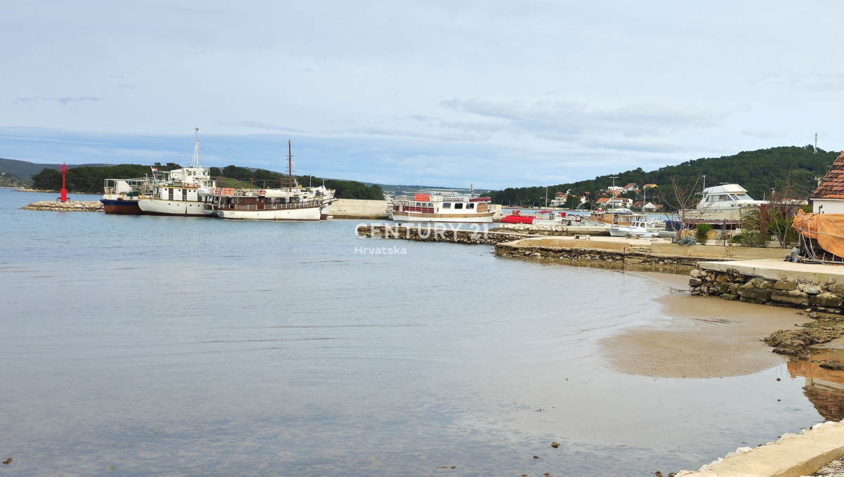 Pašman, Mrljane, si vende terreno edificabile vicino al mare