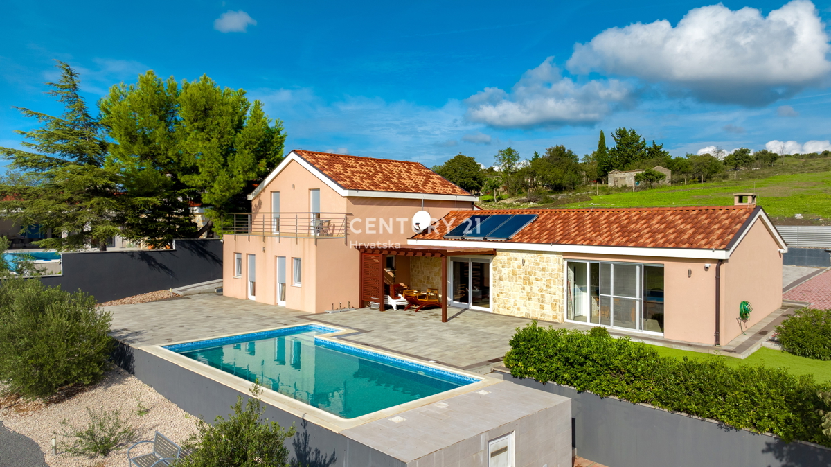 POLAČA, CASA CON PISCINA, VISTA SPLENDIDA, ARREDATA, SUBITO ABITABILE, GARANTISCE OTTIMI REDDITI DAL TURISMO