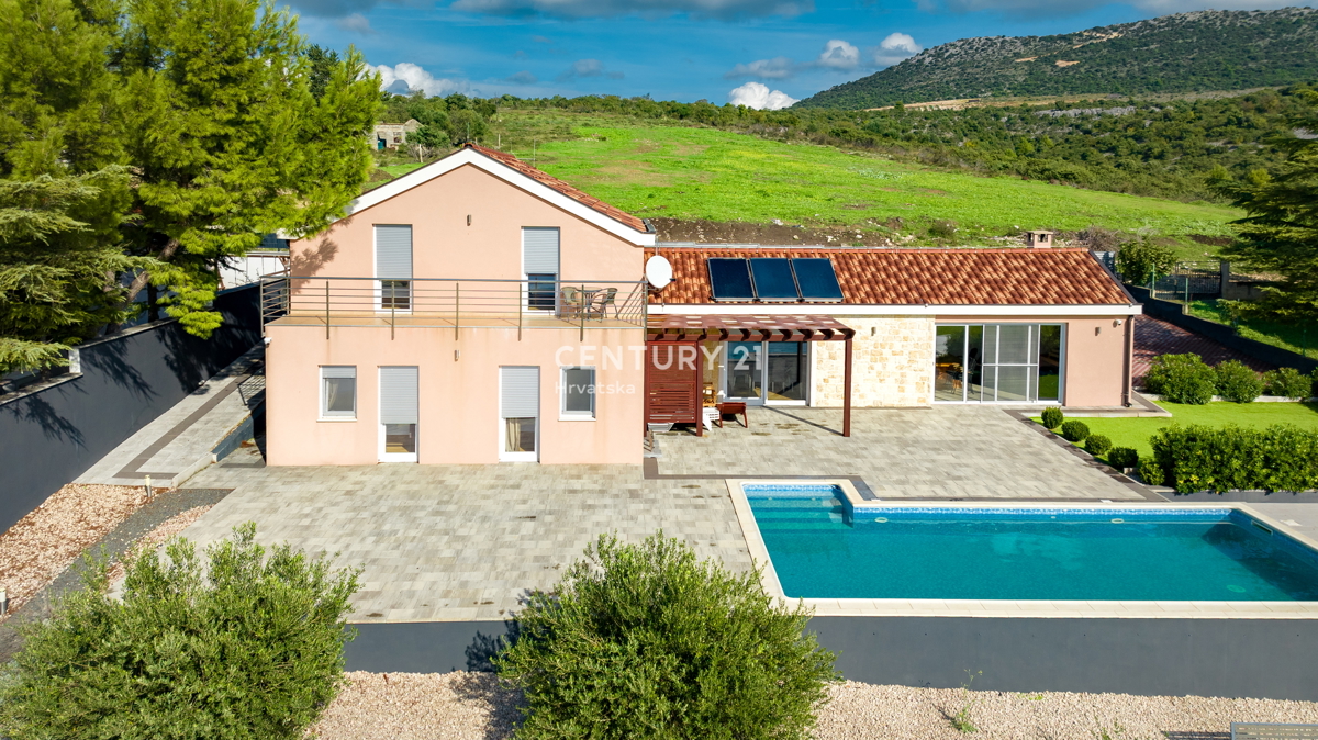 POLAČA, CASA CON PISCINA, VISTA SPLENDIDA, ARREDATA, SUBITO ABITABILE, GARANTISCE OTTIMI REDDITI DAL TURISMO