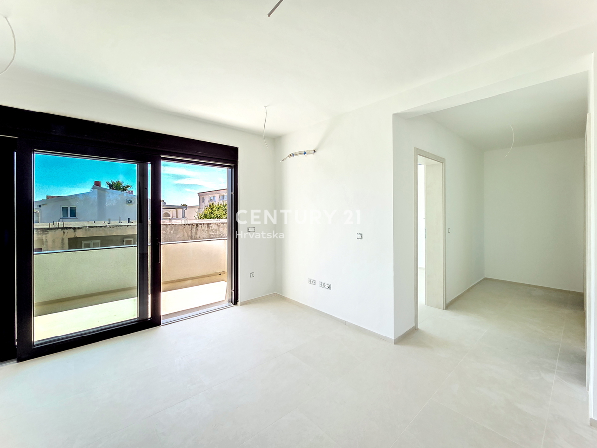 VIR, Lato sud dell'isola, 45 m dal mare - appartamento 3.5 locali - 91,83 m2