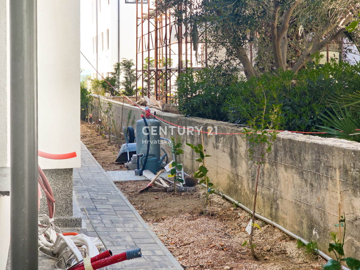 VIR, Lato sud dell'isola, 45 m dal mare - appartamento 3.5 locali - 91,83 m2