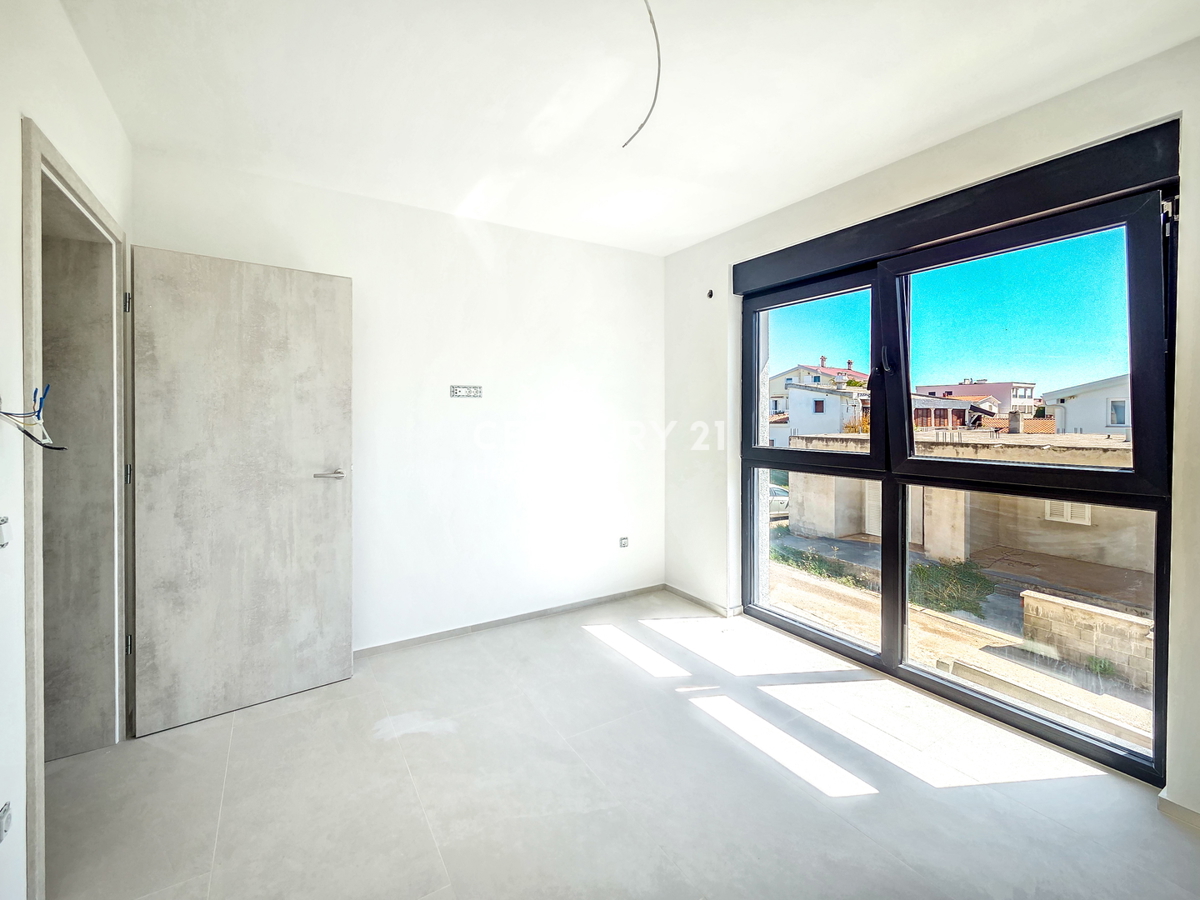 VIR, Lato sud dell'isola, 45 m dal mare - appartamento 3.5 locali - 91,83 m2