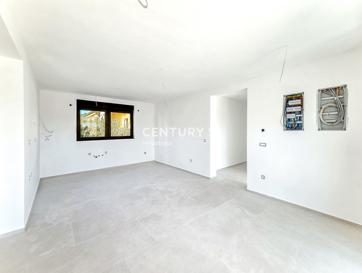 VIR, Lato sud dell'isola, 45 m dal mare - appartamento 3.5 locali - 91,83 m2