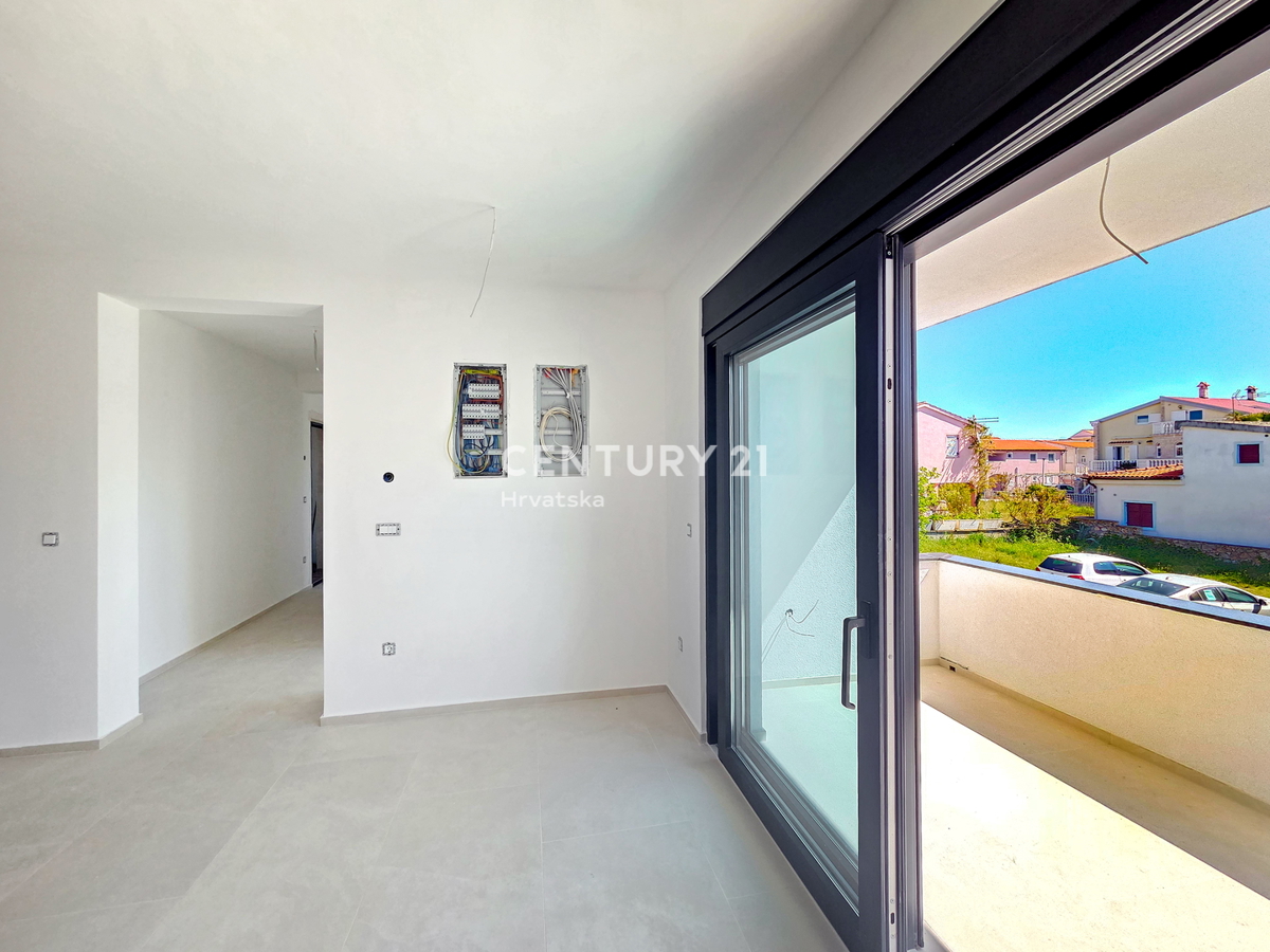 VIR, Lato sud dell'isola, 45 m dal mare - appartamento 3.5 locali - 91,83 m2