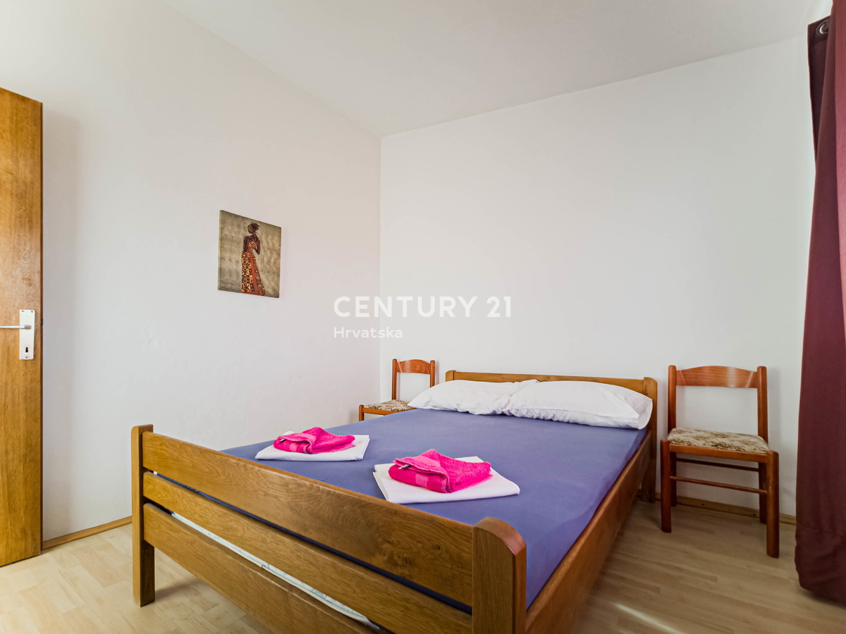 VIR, CASA CON 3 APPARTAMENTI, A 350 M DAL MARE, SUBITO ABITABILE