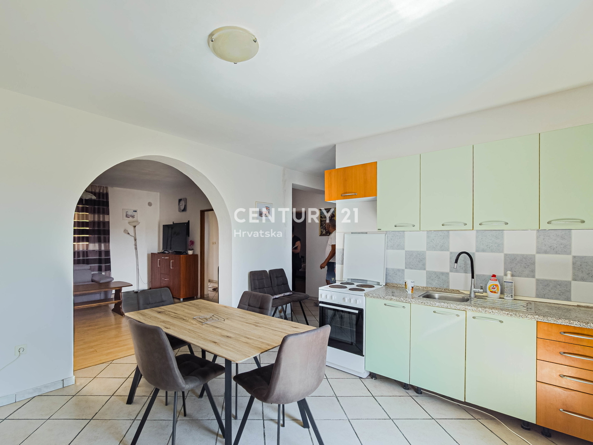 VIR, CASA CON 3 APPARTAMENTI, A 350 M DAL MARE, SUBITO ABITABILE