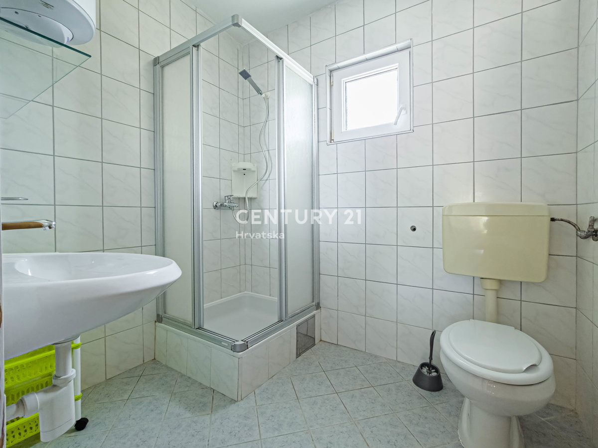 VIR, CASA CON 3 APPARTAMENTI, A 350 M DAL MARE, SUBITO ABITABILE