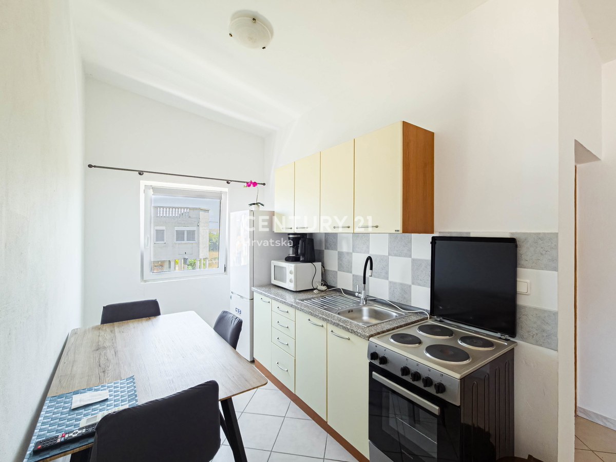 VIR, CASA CON 3 APPARTAMENTI, A 350 M DAL MARE, SUBITO ABITABILE