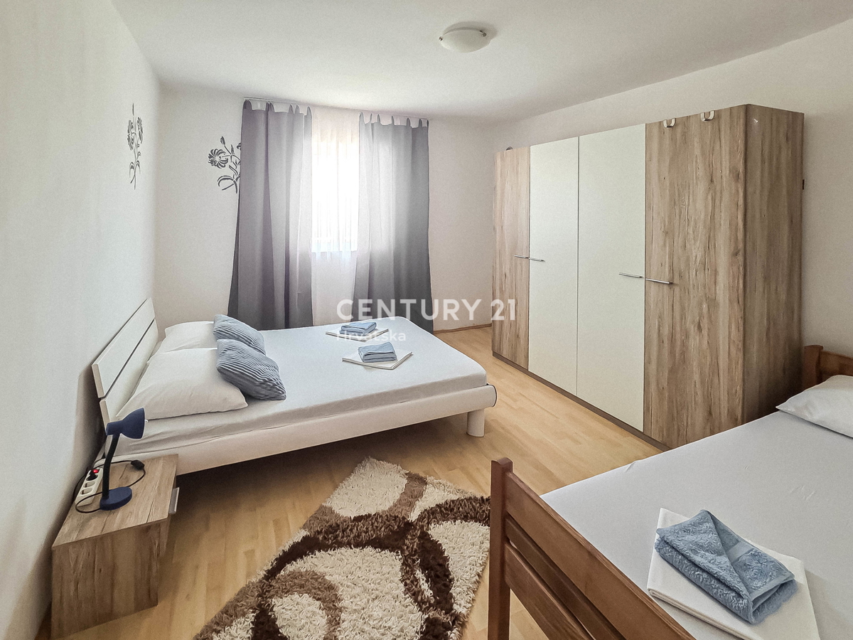 VIR, CASA CON 3 APPARTAMENTI, A 350 M DAL MARE, SUBITO ABITABILE