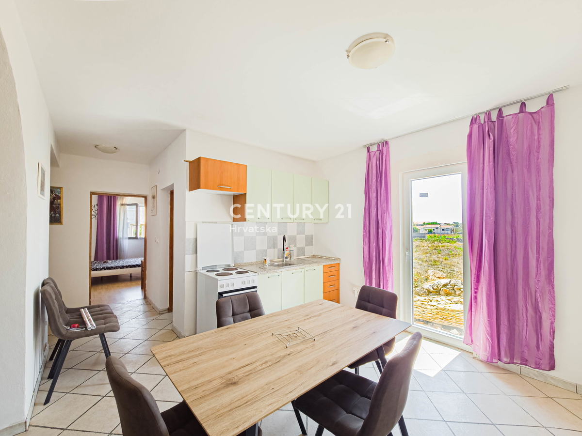 VIR, CASA CON 3 APPARTAMENTI, A 350 M DAL MARE, SUBITO ABITABILE