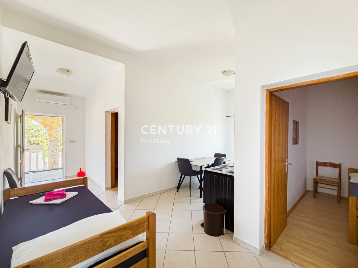 VIR, CASA CON 3 APPARTAMENTI, A 350 M DAL MARE, SUBITO ABITABILE