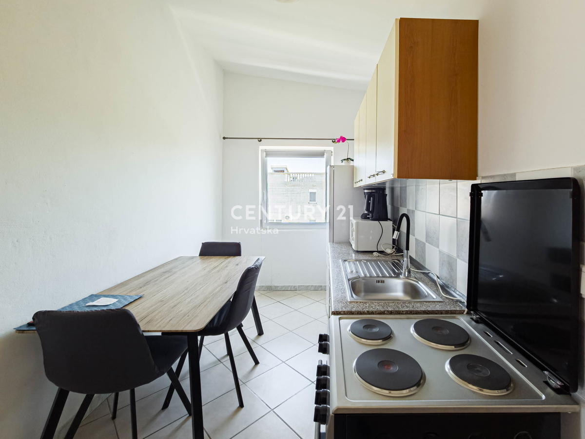 VIR, CASA CON 3 APPARTAMENTI, A 350 M DAL MARE, SUBITO ABITABILE