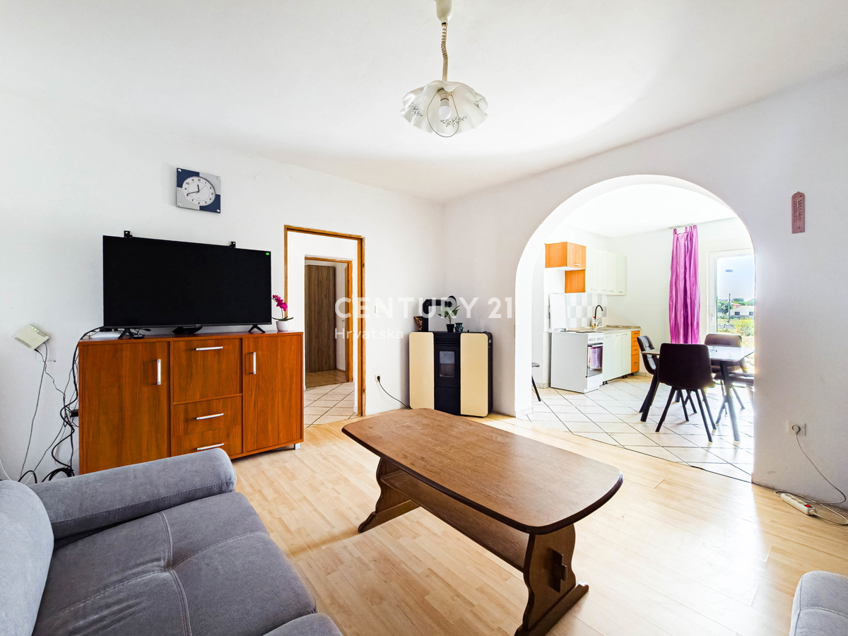 VIR, CASA CON 3 APPARTAMENTI, A 350 M DAL MARE, SUBITO ABITABILE