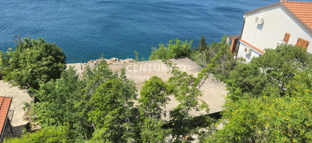 Lugovo Šugarje - Barić Drage - terreno fronte mare, con costruzione avviata e concessione edilizia